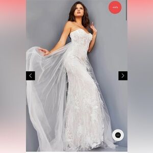 Jovani - Embroidered Sweetheart Fringed Gown